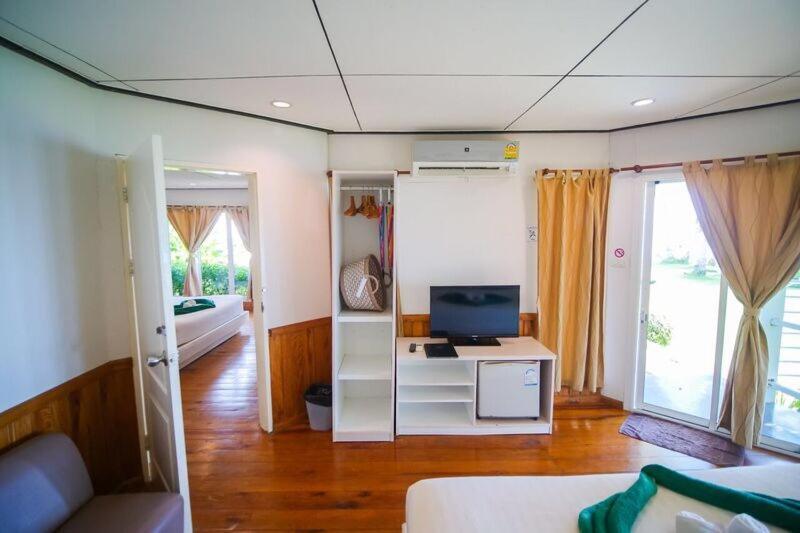 Makathanee Resort Koh Mak Exterior photo